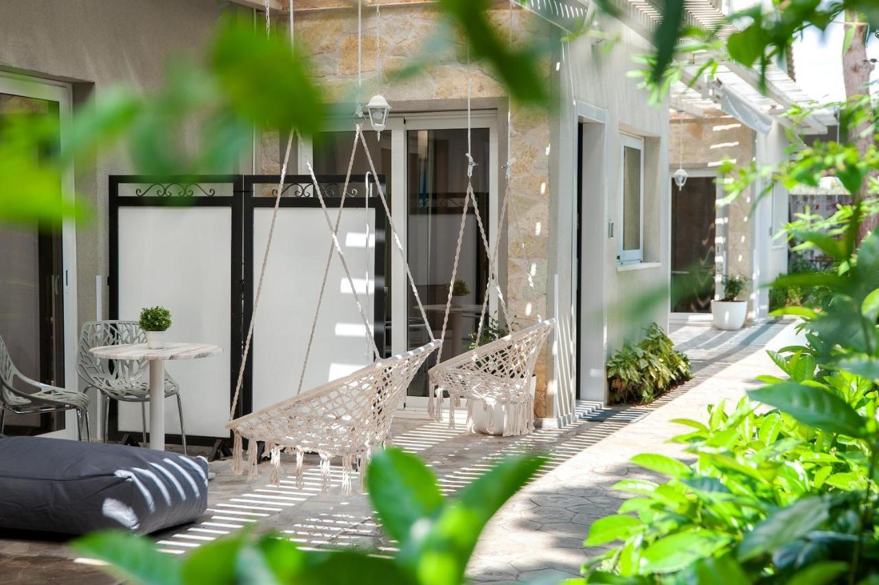 Alekos Luxury Suites Free 24H Transportation From - To Airport Артеміда Екстер'єр фото