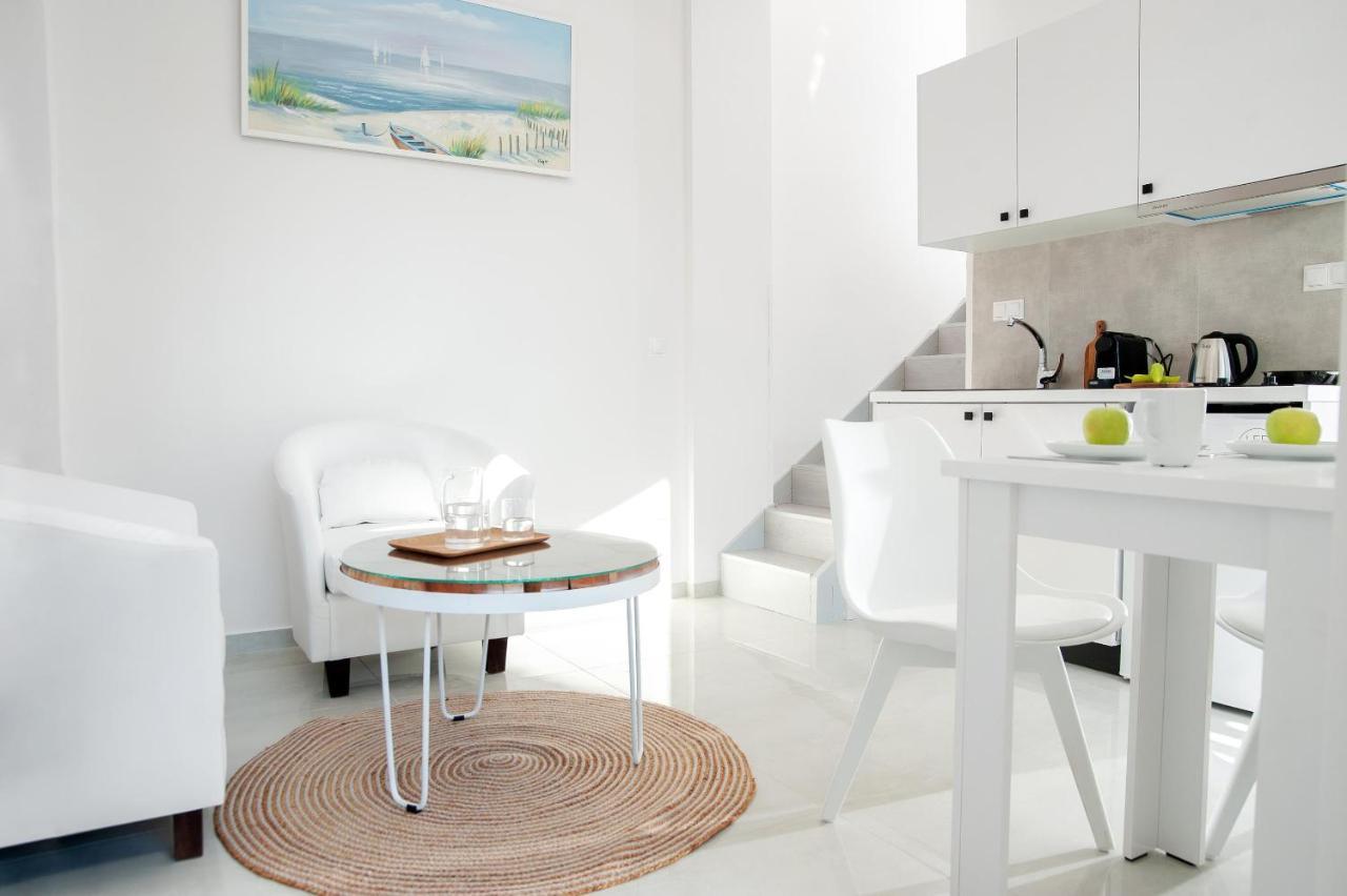 Alekos Luxury Suites Free 24H Transportation From - To Airport Артеміда Екстер'єр фото