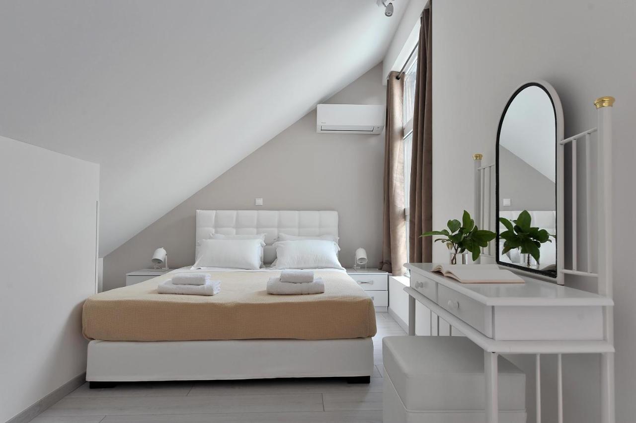 Alekos Luxury Suites Free 24H Transportation From - To Airport Артеміда Екстер'єр фото