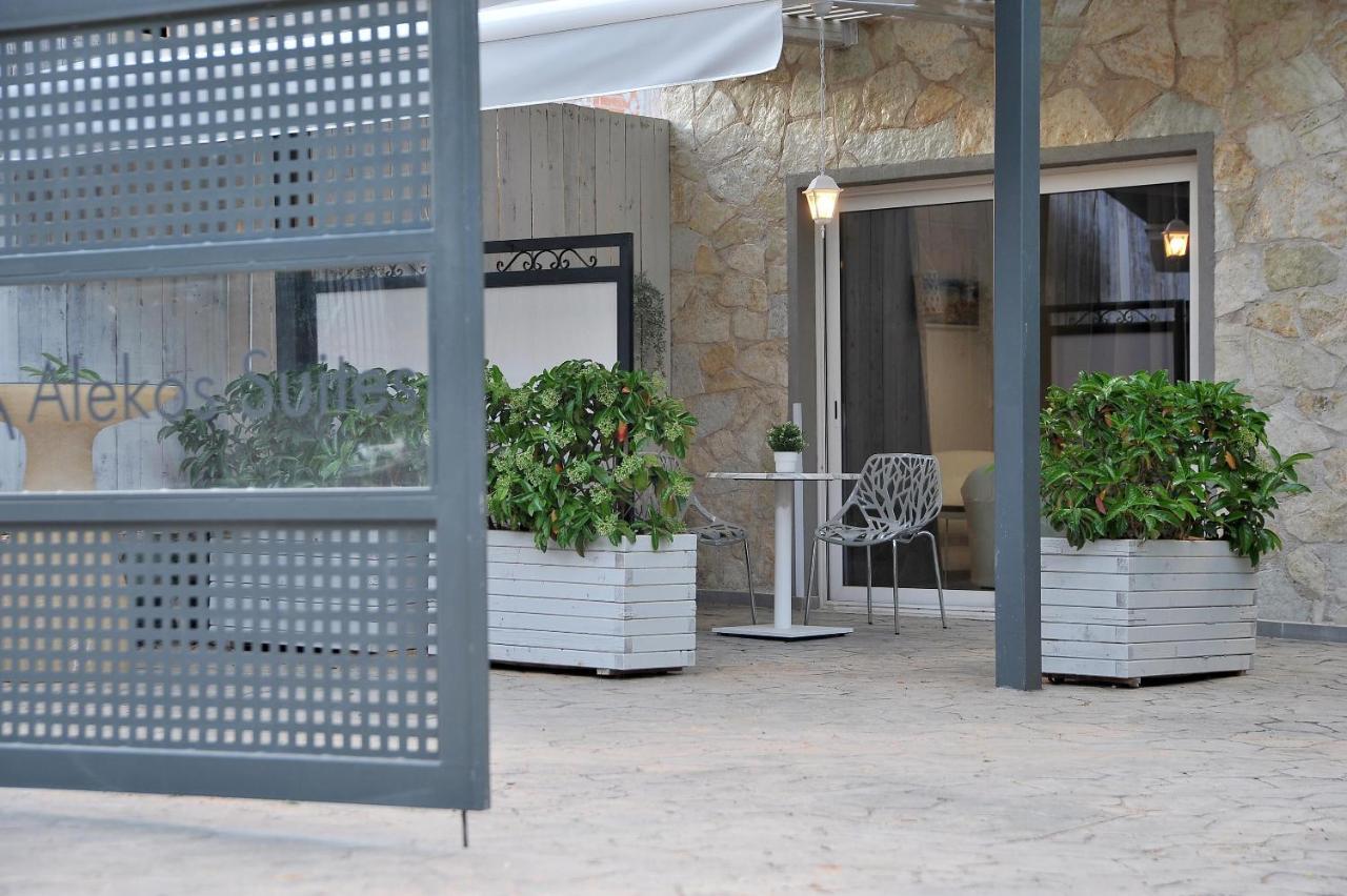 Alekos Luxury Suites Free 24H Transportation From - To Airport Артеміда Екстер'єр фото