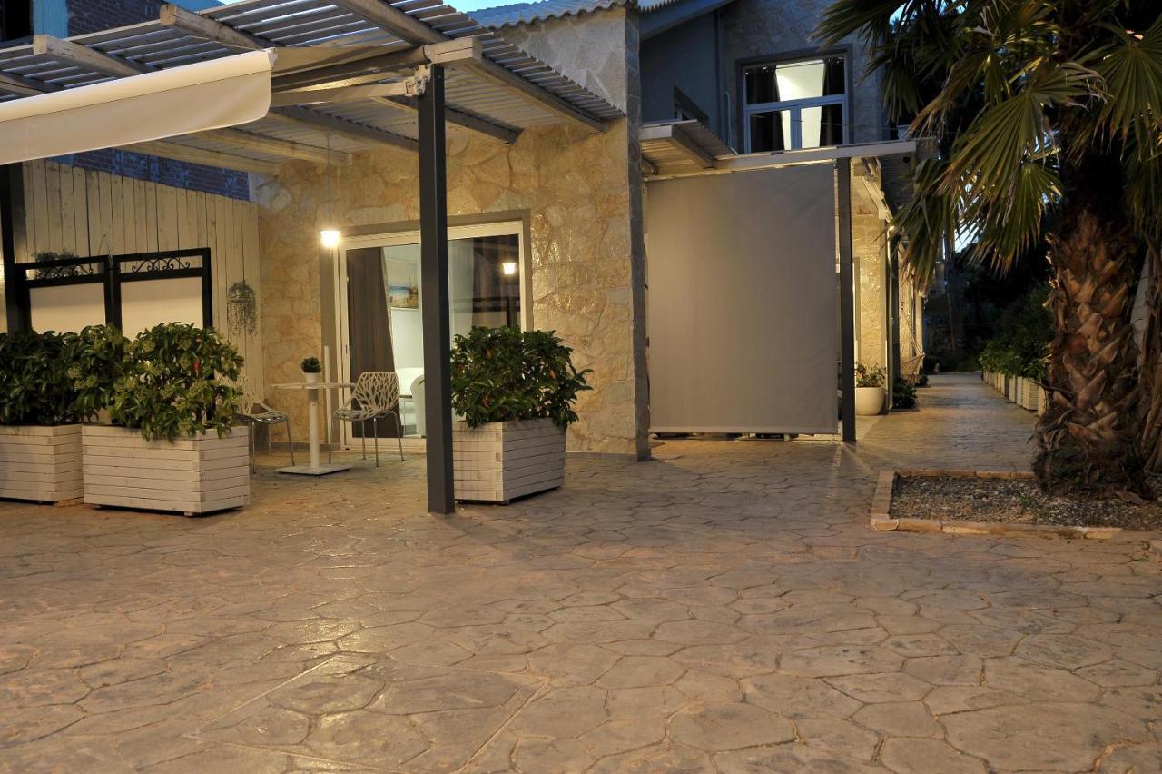 Alekos Luxury Suites Free 24H Transportation From - To Airport Артеміда Екстер'єр фото