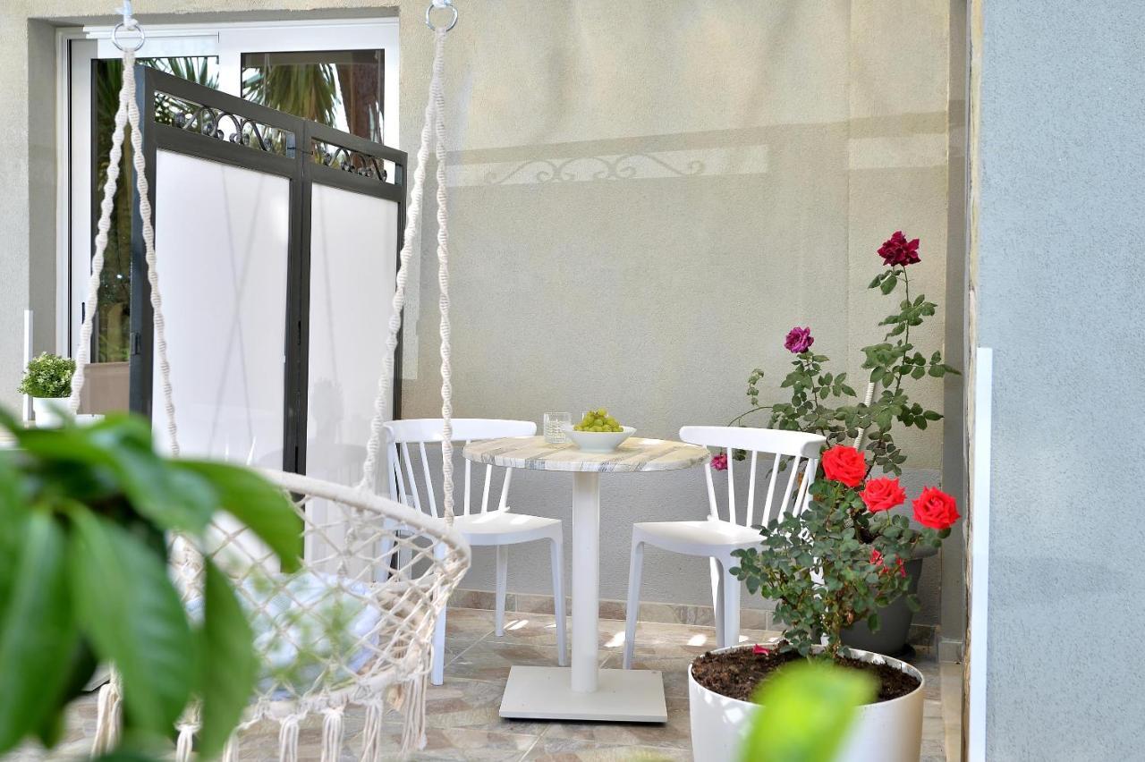 Alekos Luxury Suites Free 24H Transportation From - To Airport Артеміда Екстер'єр фото